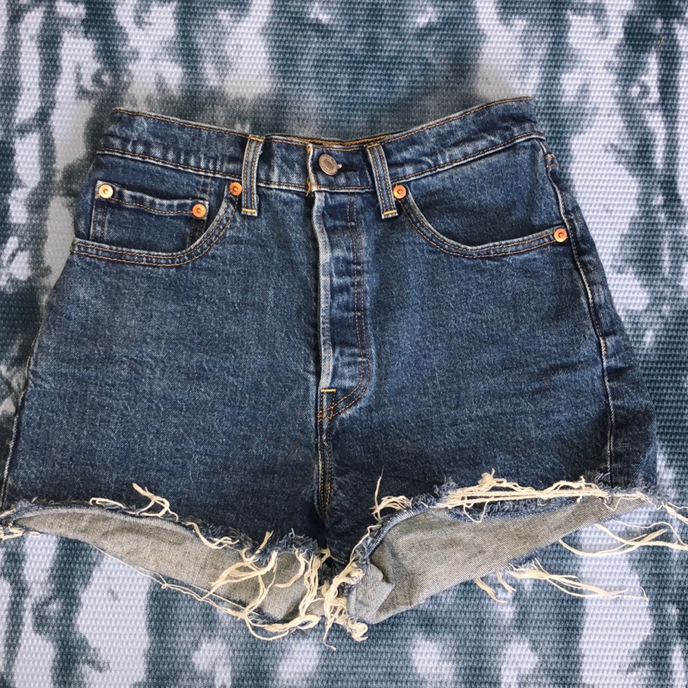 Levi’s rib cage shorts WORN ONCE
